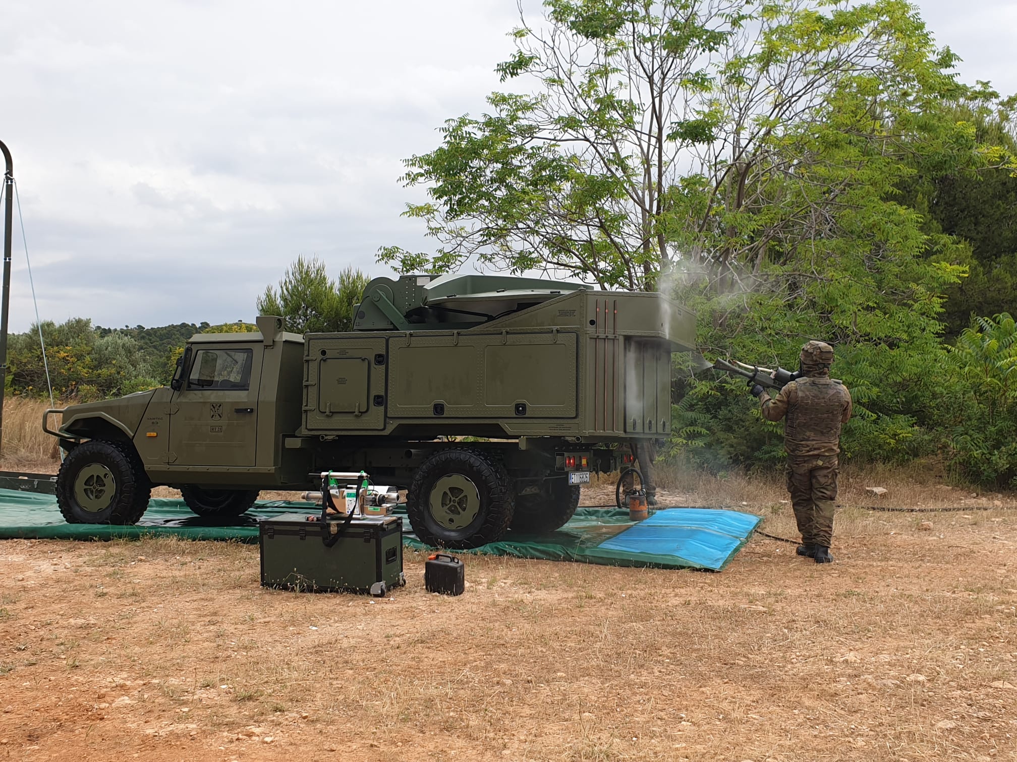 El Batallón de Defensa NQB muestra sus destrezas en un operativo de descontaminación El Batallón de Defensa NQB muestra sus destrezas en un operativo de descontaminación