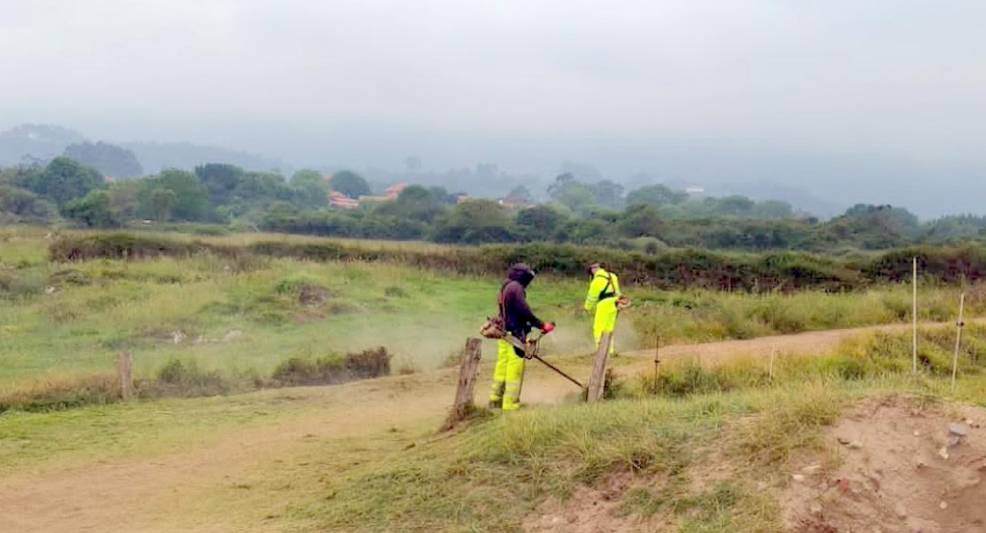 El Plan Municipal de Limpieza de Pueblos de Llanes llega a Puertas, Tresgrandas, San Eulalia y entorno playas El Plan Municipal de Limpieza de Pueblos de Llanes llega a Puertas, Tresgrandas, San Eulalia y entorno playas