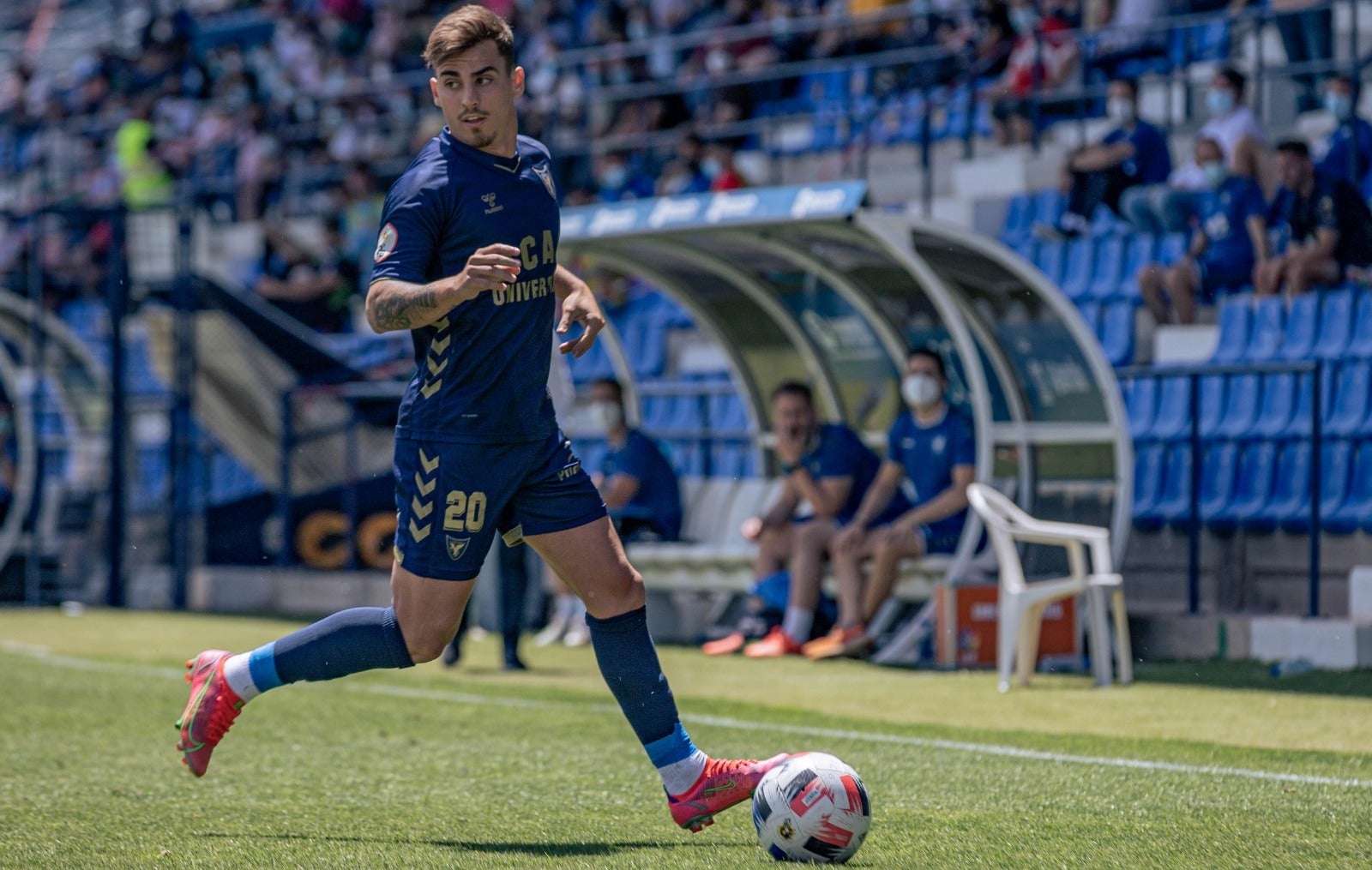 Alberto Fernández da que hablar en Segunda División Alberto Fernández da que hablar en Segunda División