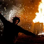 Quins petards i quines coques preferiu per Sant Joan? Quins petards i quines coques preferiu per Sant Joan?