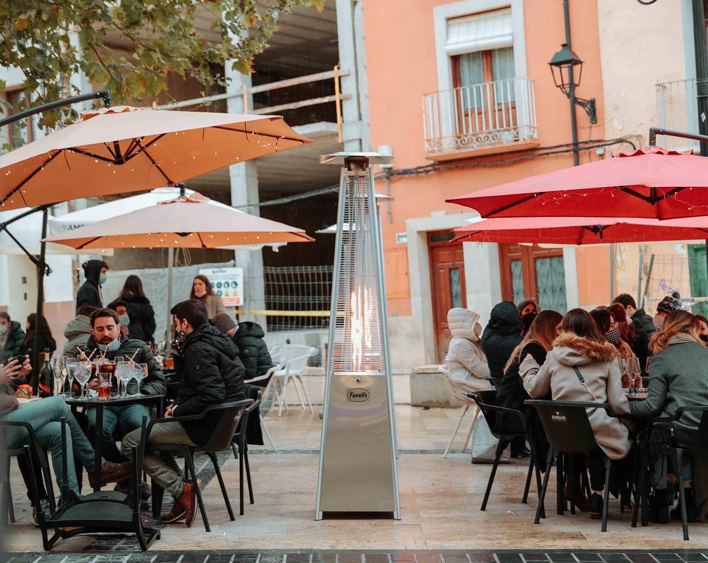 Los bares de Huesca celebran poder mantener las terrazas Los bares de Huesca celebran poder mantener las terrazas