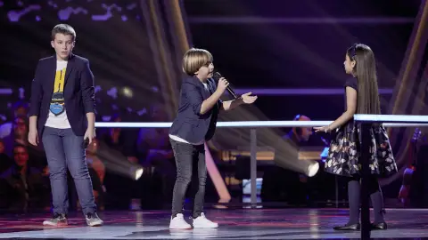 Santiago, Jesús y Alison cantan 'A puro dolor' en las Batallas de 'La Voz Kids' 'La Voz Kids'