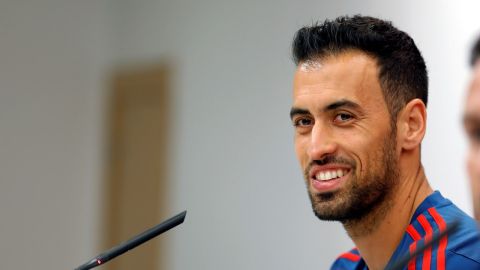 Busquets da negativo en el último test PCR y se incorpora hoy a la selección