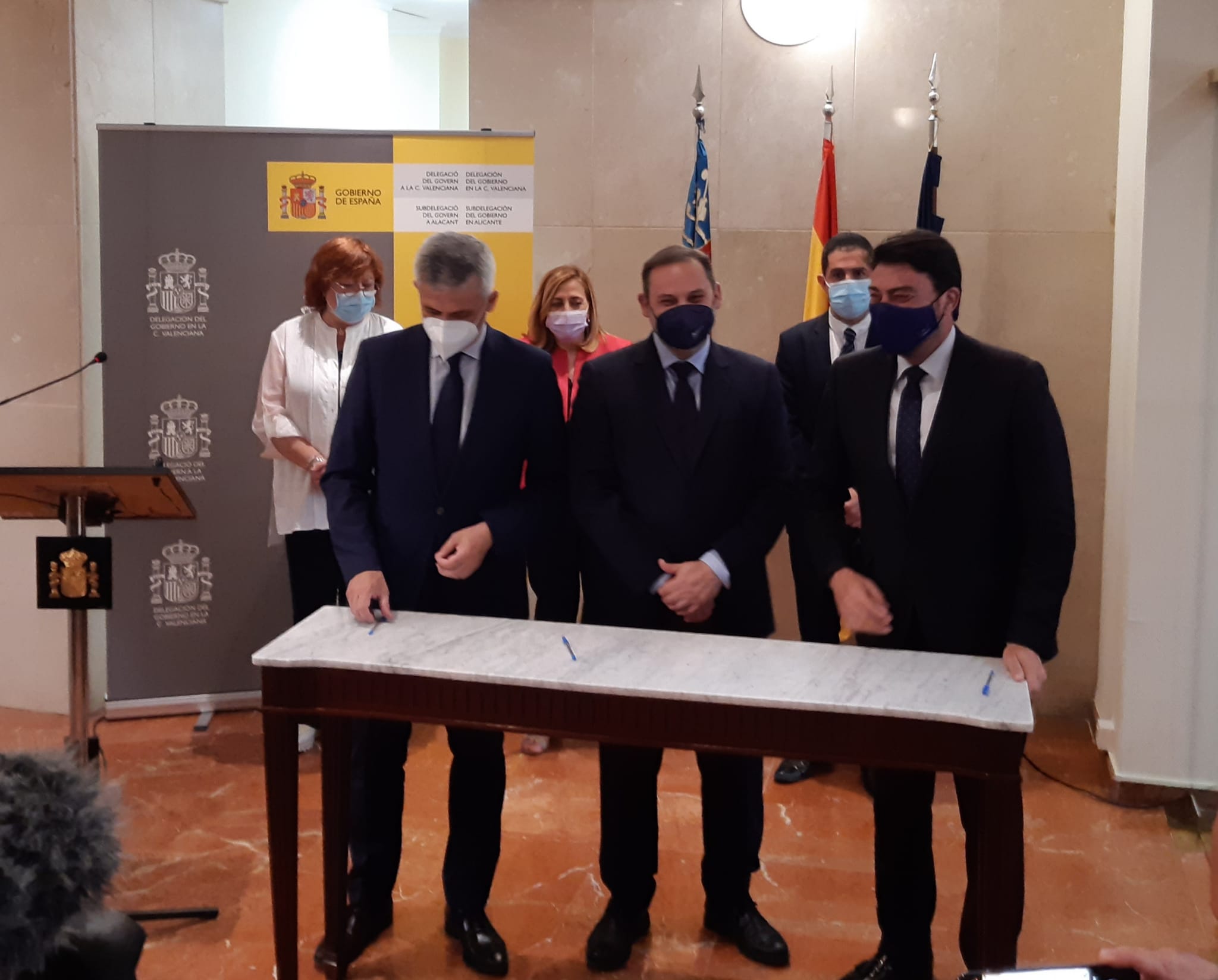Barcala reclama a Ábalos más peso de los ayuntamientos en la gestión de los fondos europeos de recuperación Barcala reclama a Ábalos más peso de los ayuntamientos en la gestión de los fondos europeos de recuperación