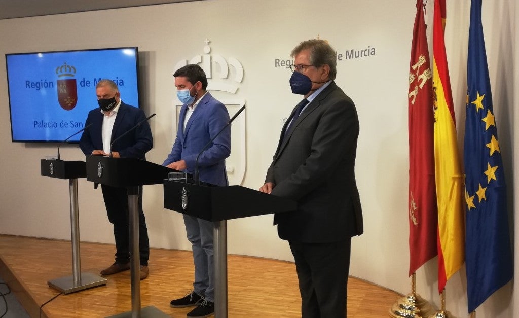 45.000 personas se irán al paro en la Región de Murcia si se cierra el trasvase Tajo-Segura 45.000 personas se irán al paro en la Región de Murcia si se cierra el trasvase Tajo-Segura