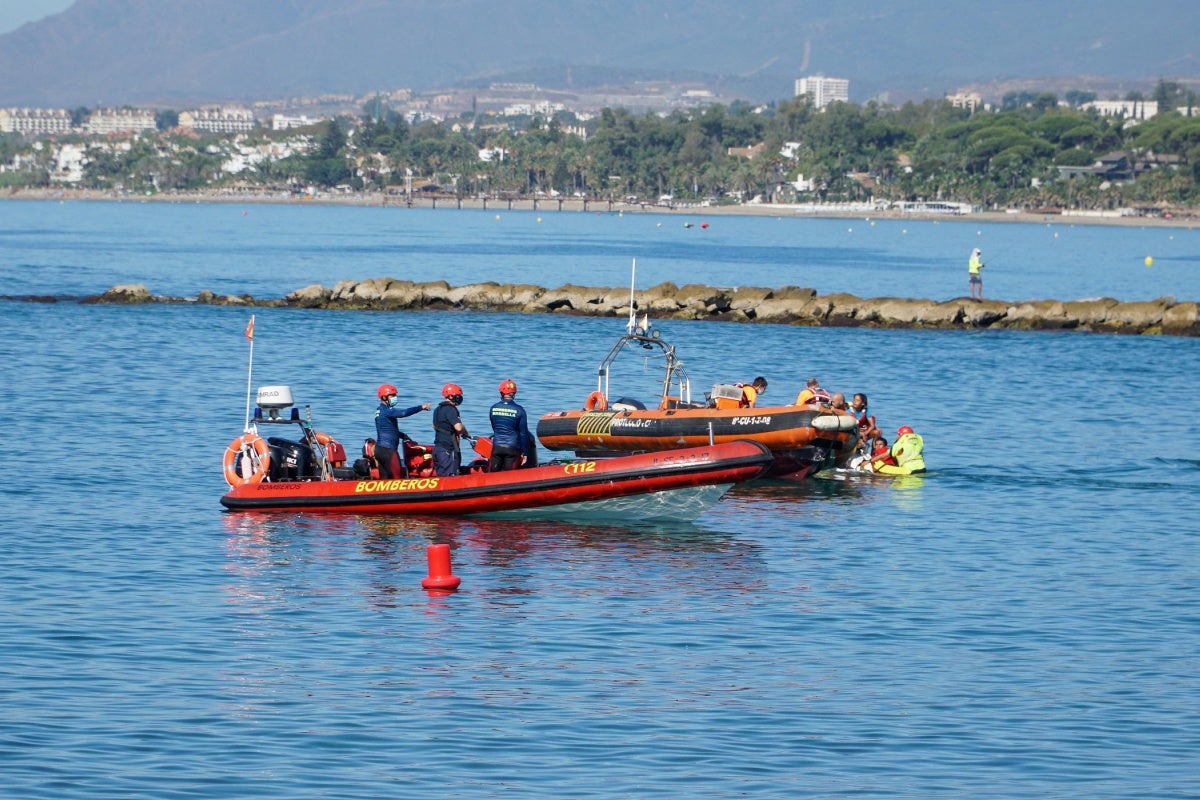 El Ayuntamiento de Marbella desarrolla un simulacro de salvamento marítimo El Ayuntamiento de Marbella desarrolla un simulacro de salvamento marítimo