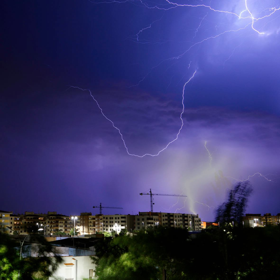 El Centro de Emergencias 112 de Extremadura activa la alerta amarilla por lluvias y tormentas en el norte de Cáceres El Centro de Emergencias 112 de Extremadura activa la alerta amarilla por lluvias y tormentas en el norte de Cáceres
