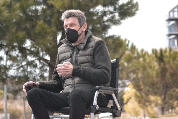 Juan Carlos Unzué: "Me miro al espejo y pienso "ostrás, qué deterioro", pero no me entristece" Juan Carlos Unzué: "Me miro al espejo y pienso "ostrás, qué deterioro", pero no me entristece"