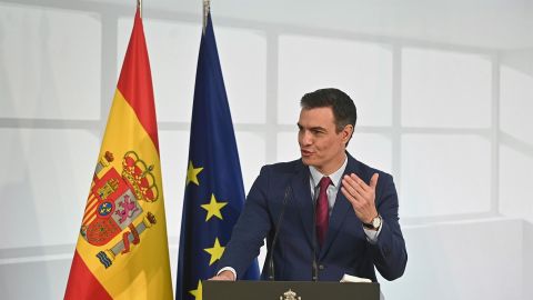 Pedro S&aacute;nchez en el acto homenaje a la comunidad educativa 