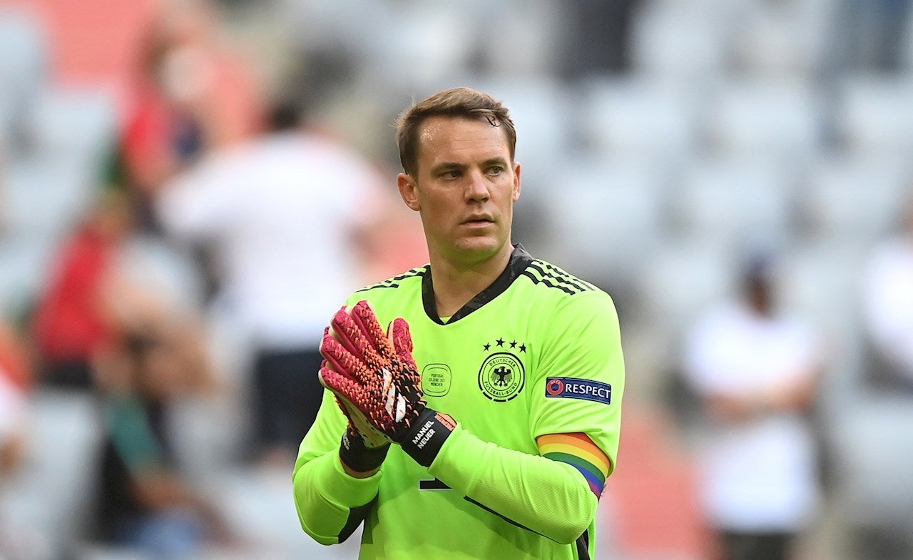 La UEFA no sancionará a Neuer por lucir un brazalete arcoíris La UEFA no sancionará a Neuer por lucir un brazalete arcoíris