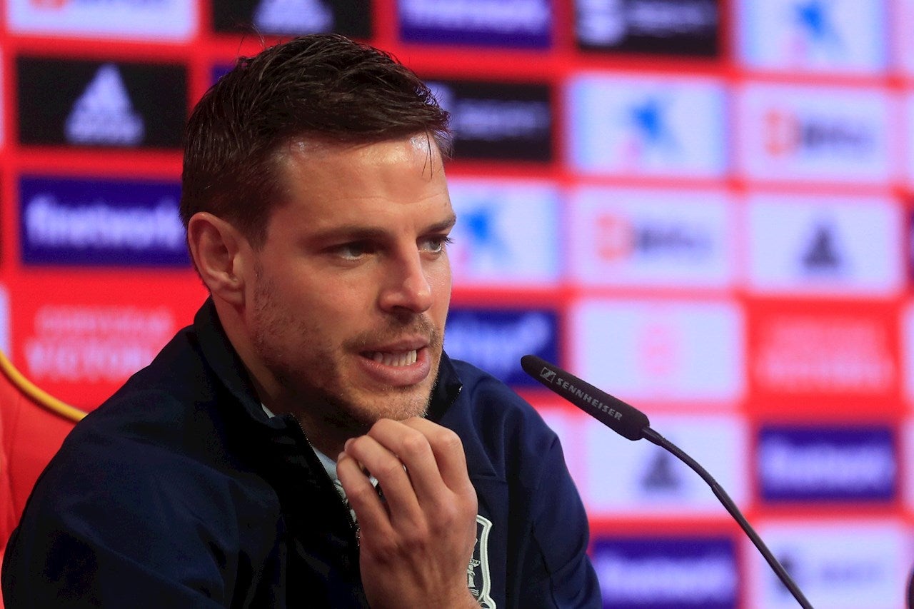 Azpilicueta: “Somos los primeros que tenemos que animar a la afición" Azpilicueta: “Somos los primeros que tenemos que animar a la afición"