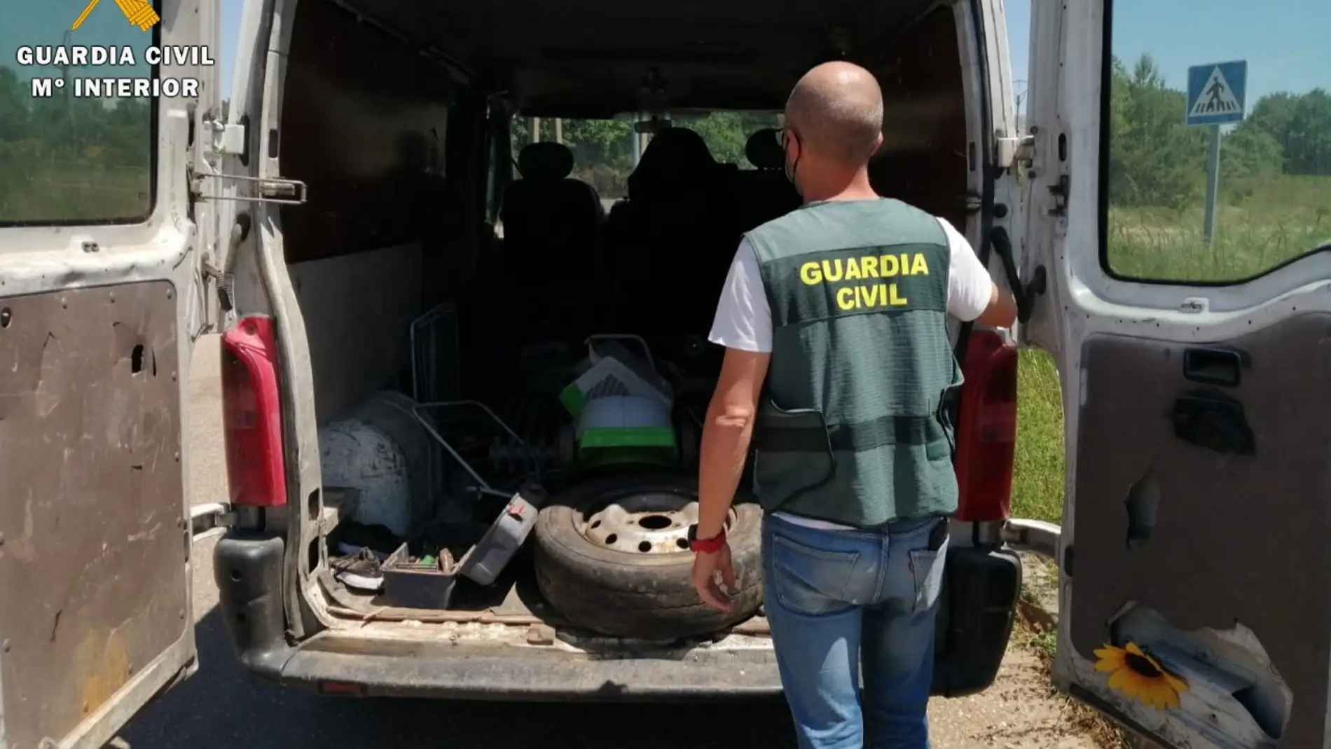 La Guardia Civil detiene a dos personas e investiga a otra por un supuesto delito de robo en el punto limpio de la localidad de Guardo