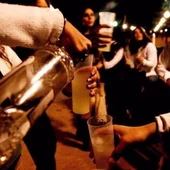 La Policía Local de Cáceres interviene en botellones, terrazas y locales por incumplir medidas sanitarias La Policía Local de Cáceres interviene en botellones, terrazas y locales por incumplir medidas sanitarias