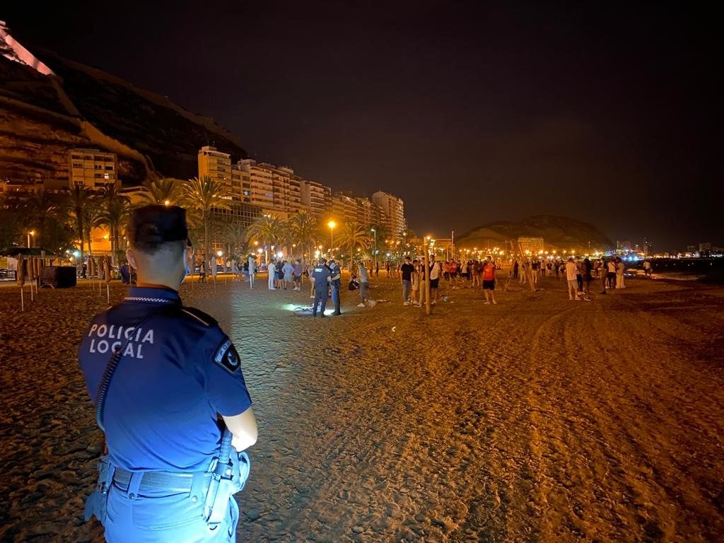 Ocho denuncias en la primera noche de toque de queda en 32 localidades Ocho denuncias en la primera noche de toque de queda en 32 localidades