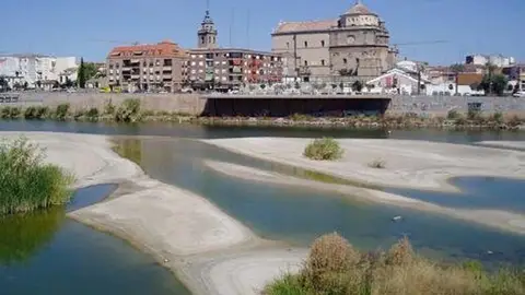 Río Tajo a su paso por Talavera Río Tajo a su paso por Talavera