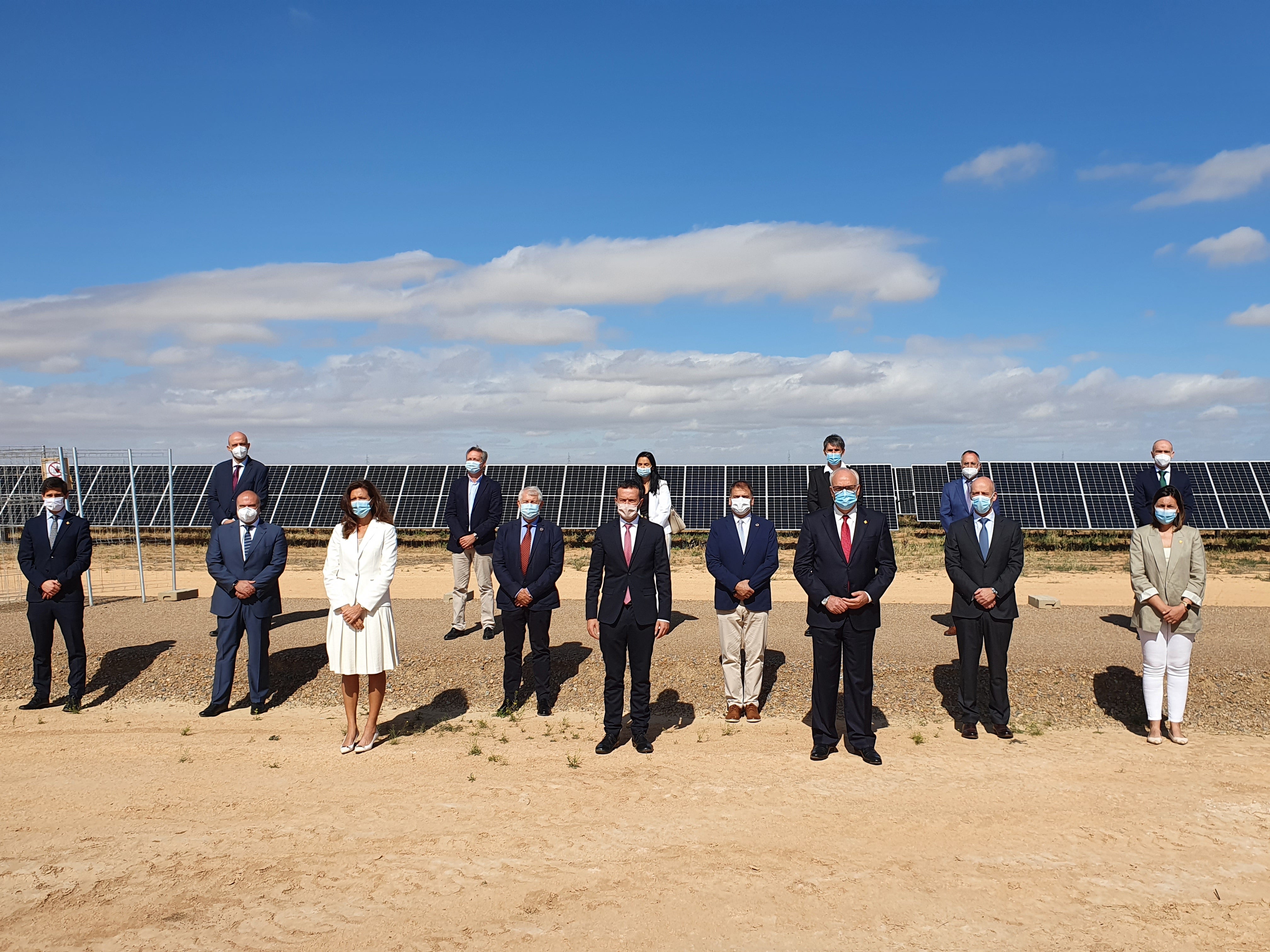 Repsol inaugura su primer complejo fotovoltaico en Manzanares Repsol inaugura su primer complejo fotovoltaico en Manzanares