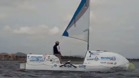 Antonio de la Rosa con su embarcación Antonio de la Rosa con su embarcación