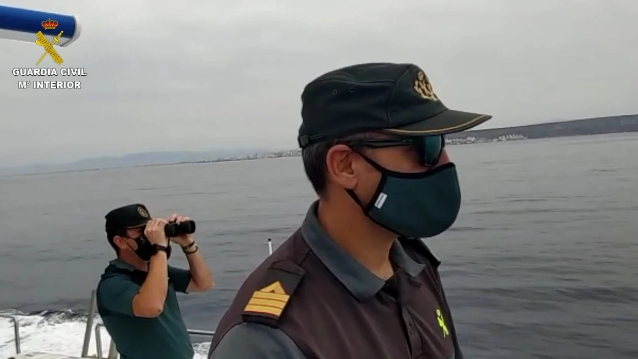 La Guardia Civil vigila la Isla de Tabarca La Guardia Civil vigila la Isla de Tabarca