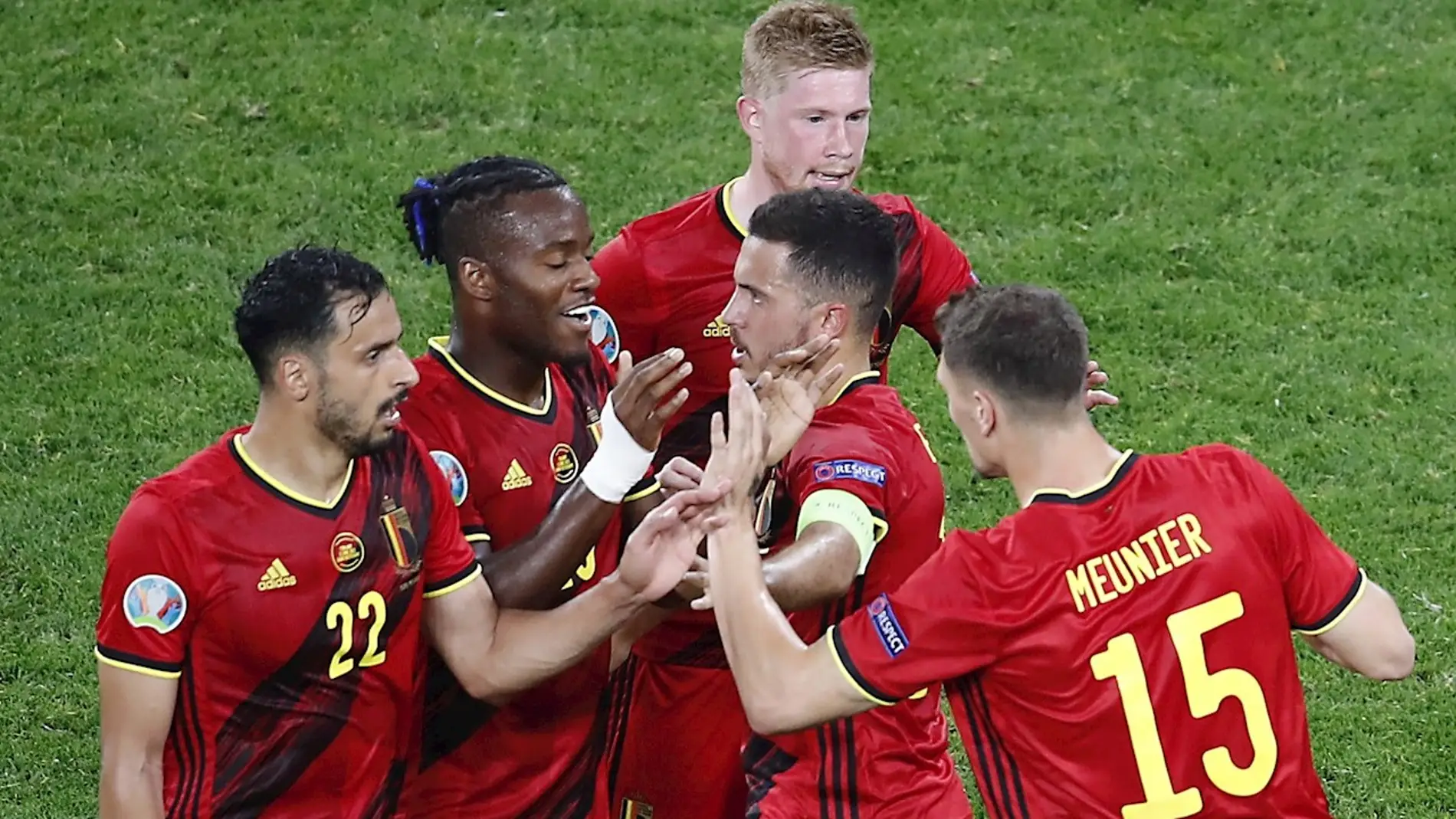 Bélgica y Países Bajos se meten en octavos arrasando