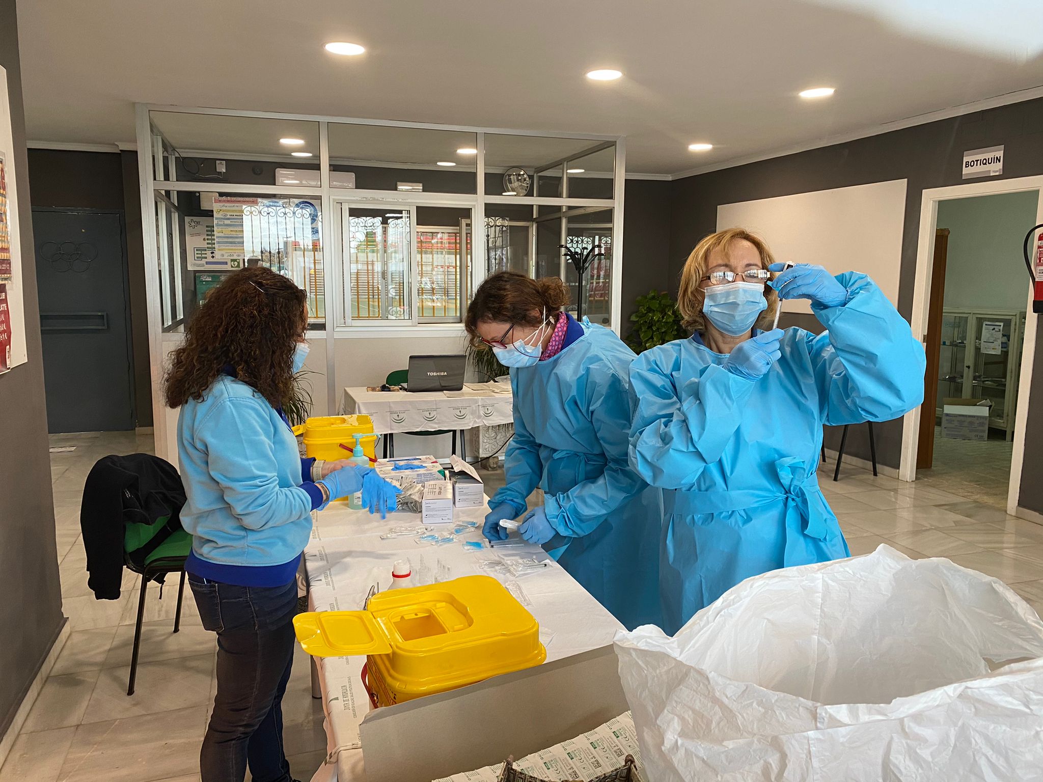 Los mayores de 45 años podrán vacunarse sin cita previa en los centros habilitados en el Área de Gestión Sanitaria Sur de Córdoba Los mayores de 45 años podrán vacunarse sin cita previa en los centros habilitados en el Área de Gestión Sanitaria Sur de Córdoba
