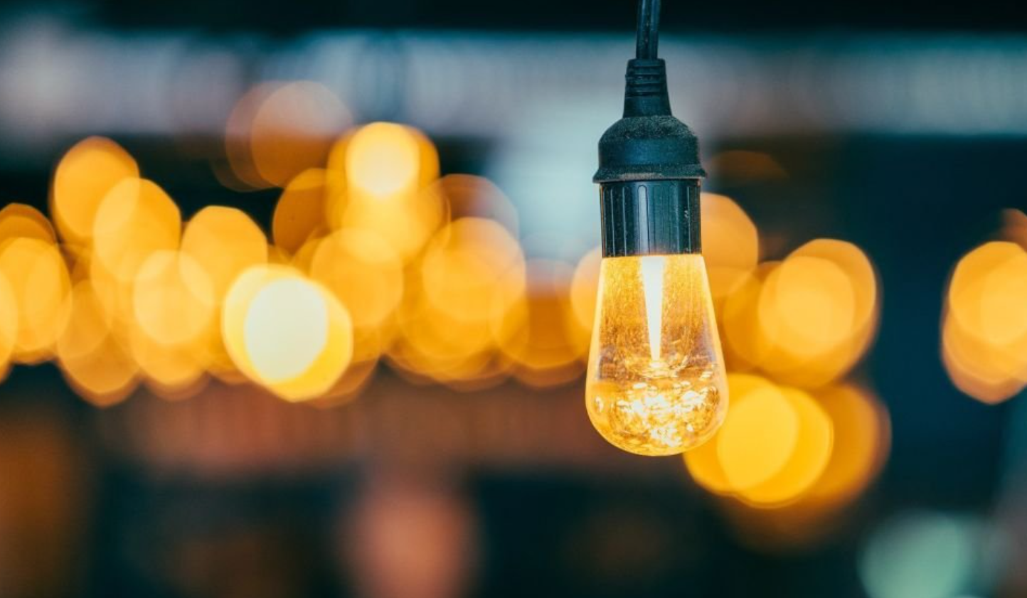 Tertulia: ¿Por qué la tarifa de la luz alcanza hoy el precio máximo en veinte años? Tertulia: ¿Por qué la tarifa de la luz alcanza hoy el precio máximo en veinte años?