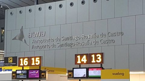 Aeropuerto Rosal&iacute;a de Castro