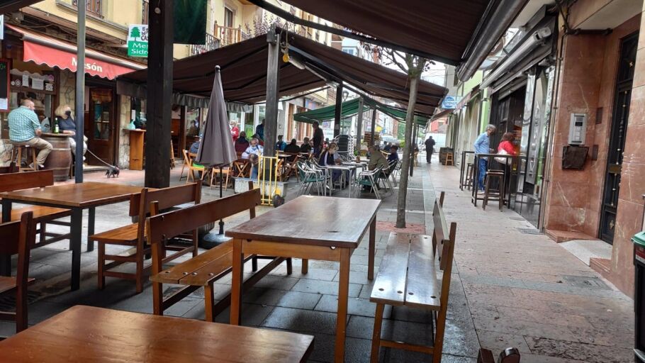 Terraza de un local de hosteler&iacute;a.
