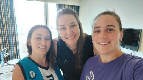 Sheila Maeztu, Oihane Manrique y Natalia Merch&aacute;n