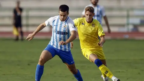 El Málaga planifica su pretemporada de menor a mayor dificultad Un encuentro entre el Málaga y la AD Alcorcón