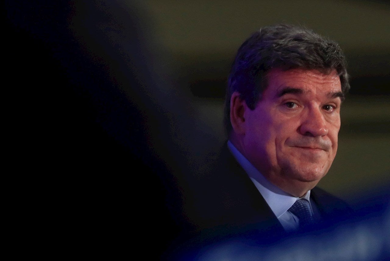 El Gobierno se compromete con Europa a un nuevo recorte en las pensiones que afectará a millones de jubilados El Gobierno se compromete con Europa a un nuevo recorte en las pensiones que afectará a millones de jubilados