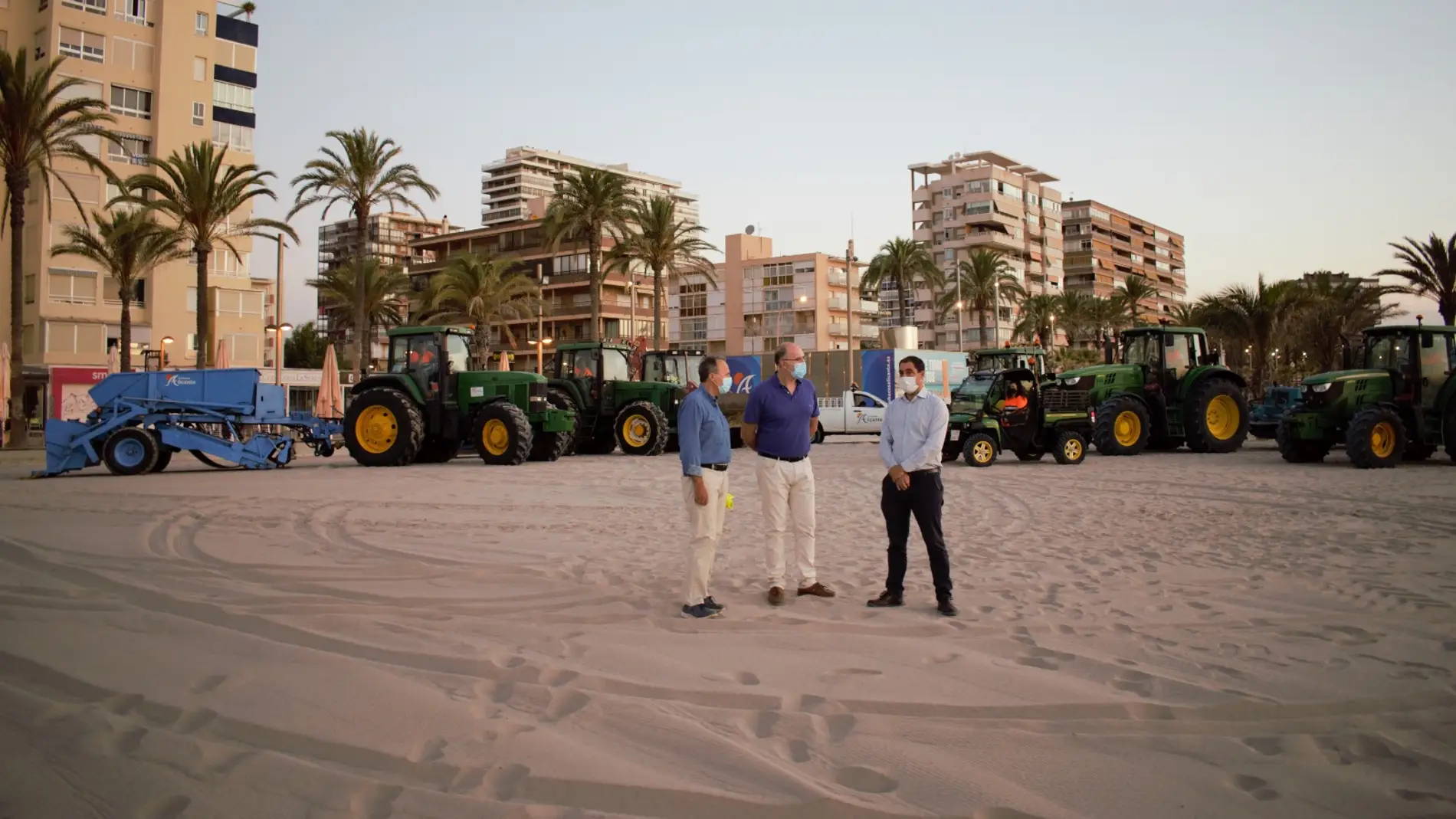 Presentación dispositivo limpieza en las playas de Alicante 