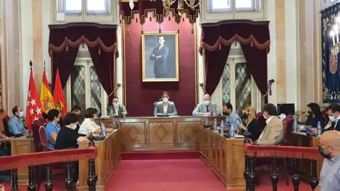 Pleno extraordinario en el Ayuntamiento de Alcalá de Henares Se aprueba en pleno extraordinario el hermanamiento con el municipio de Lebrija