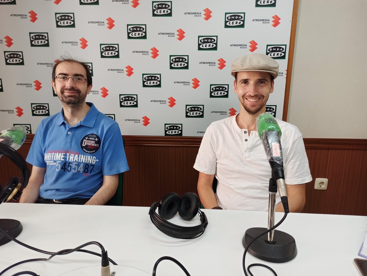 Javier Palomares presenta su primer single "Tu me hechizaste" Javier Palomares presenta su primer single "Tu me hechizaste"