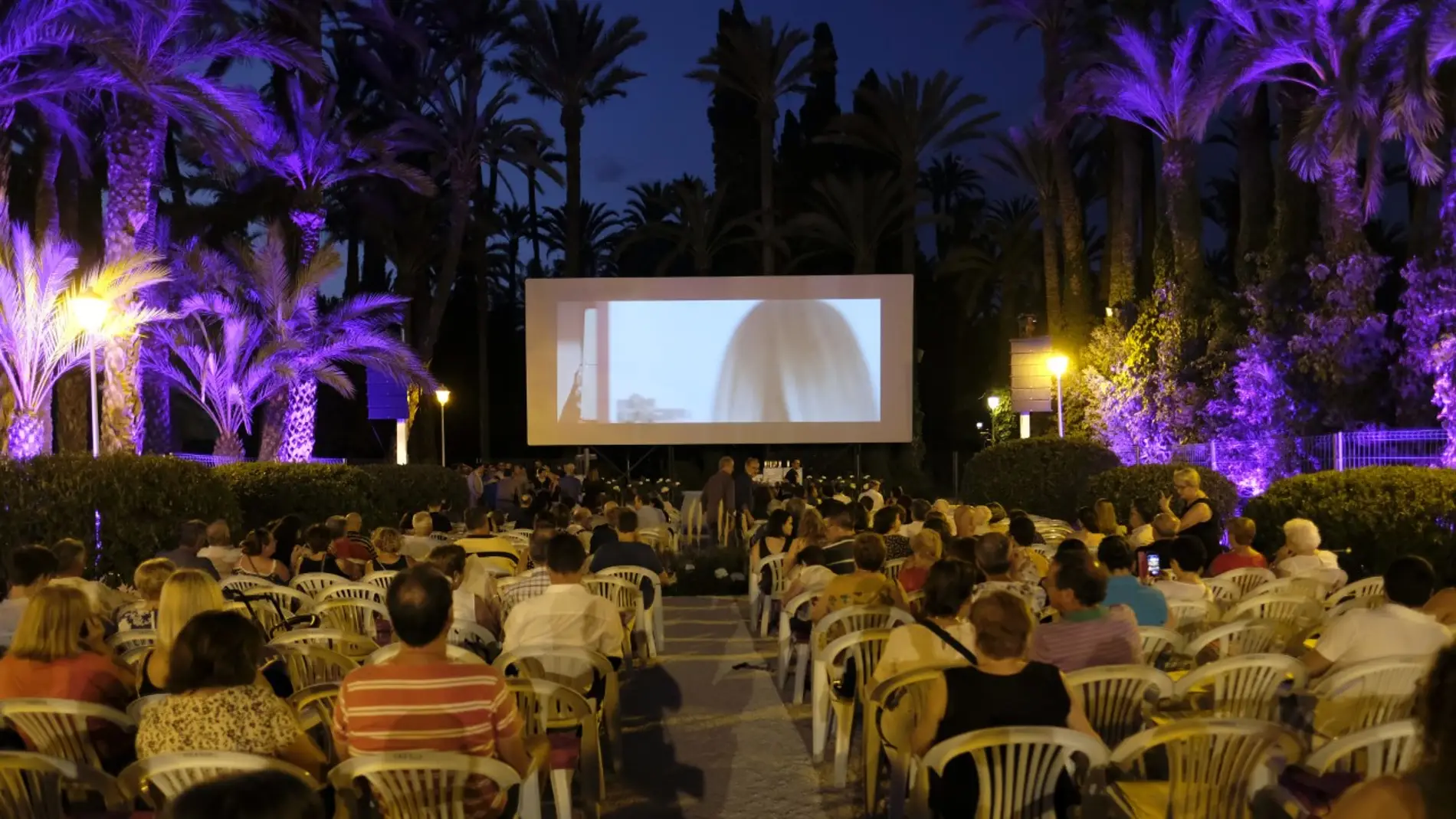 Imagen de archivo de una proyección del Festival de Cine de Elche en el Hort del Xocolater.