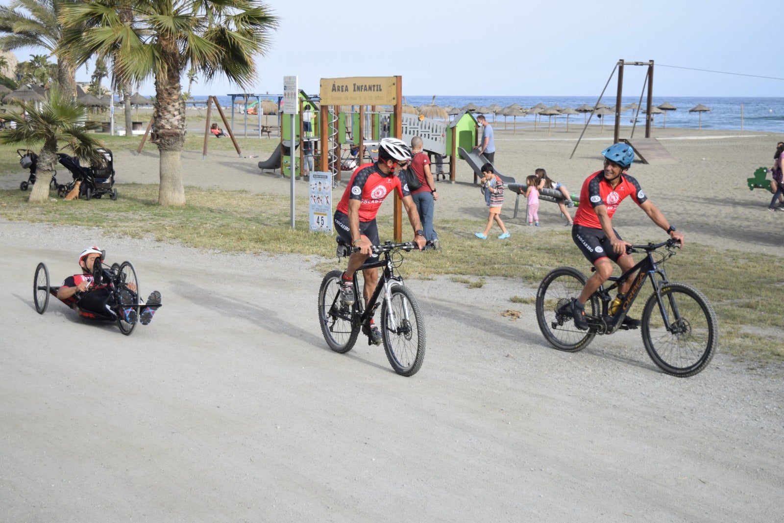 Cruzan 800 kms en paddle surf, corriendo y en bici por el deporte inclusivo Cruzan 800 kms en paddle surf, corriendo y en bici por el deporte inclusivo