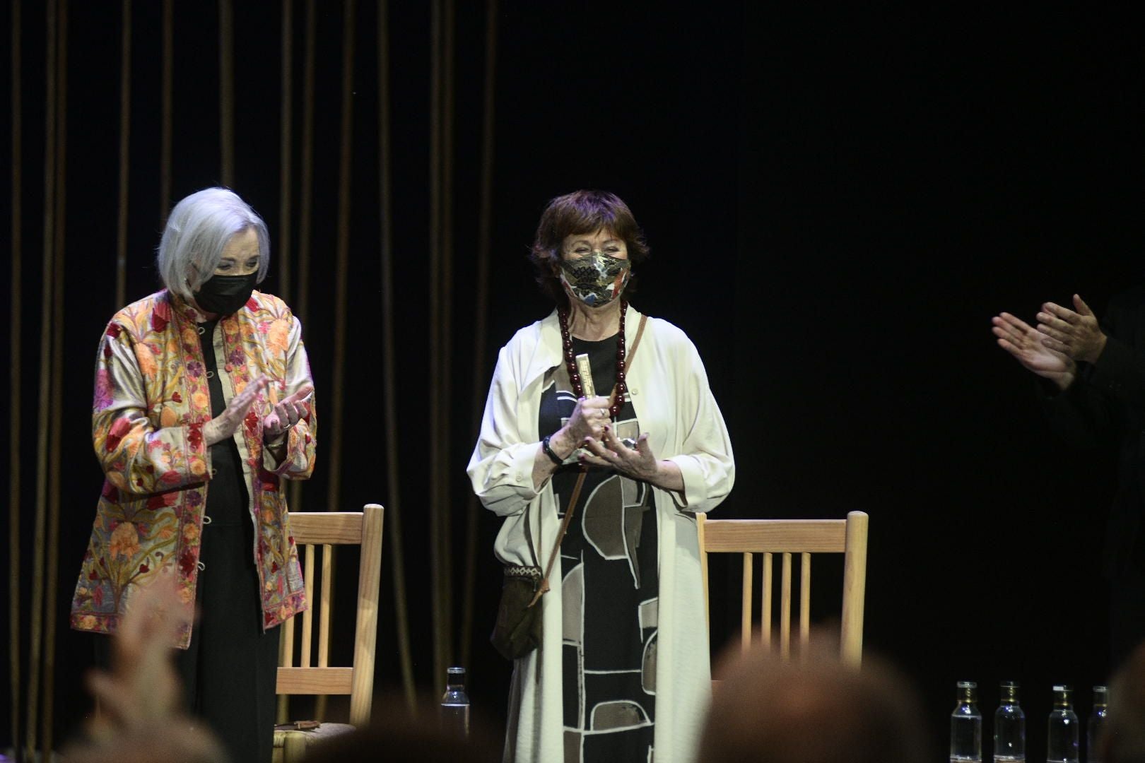 Julieta Serrano recoge emocionada el Premio Corral de Comedias: "Todo me resuena como un sueño que no puede ser real" Julieta Serrano recoge emocionada el Premio Corral de Comedias: "Todo me resuena como un sueño que no puede ser real"