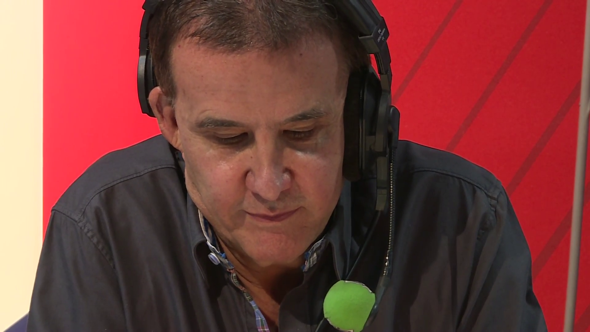 Así ha comenzado el último programa de De la Morena en la radio: "Buenas noches y gracias" Así ha comenzado el último programa de De la Morena en la radio: "Buenas noches y gracias"