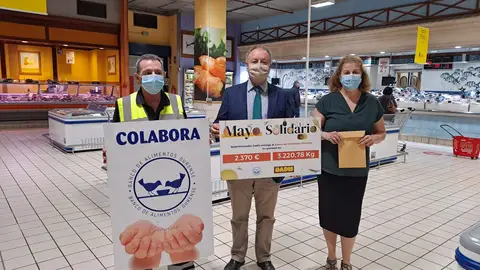 Gadis entrega 3.22o kilos de productos al Banco de Alimentos de Ourense Gadis entrega 3.22o kilos de productos al Banco de Alimentos de Ourense