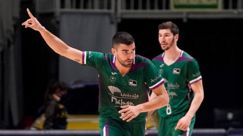 Jaime Fernández en una acción de partido con Unicaja esta temporada