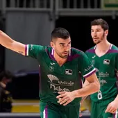 Jaime Fernández en una acción de partido con Unicaja esta temporada Jaime Fernández en una acción de partido con Unicaja esta temporada