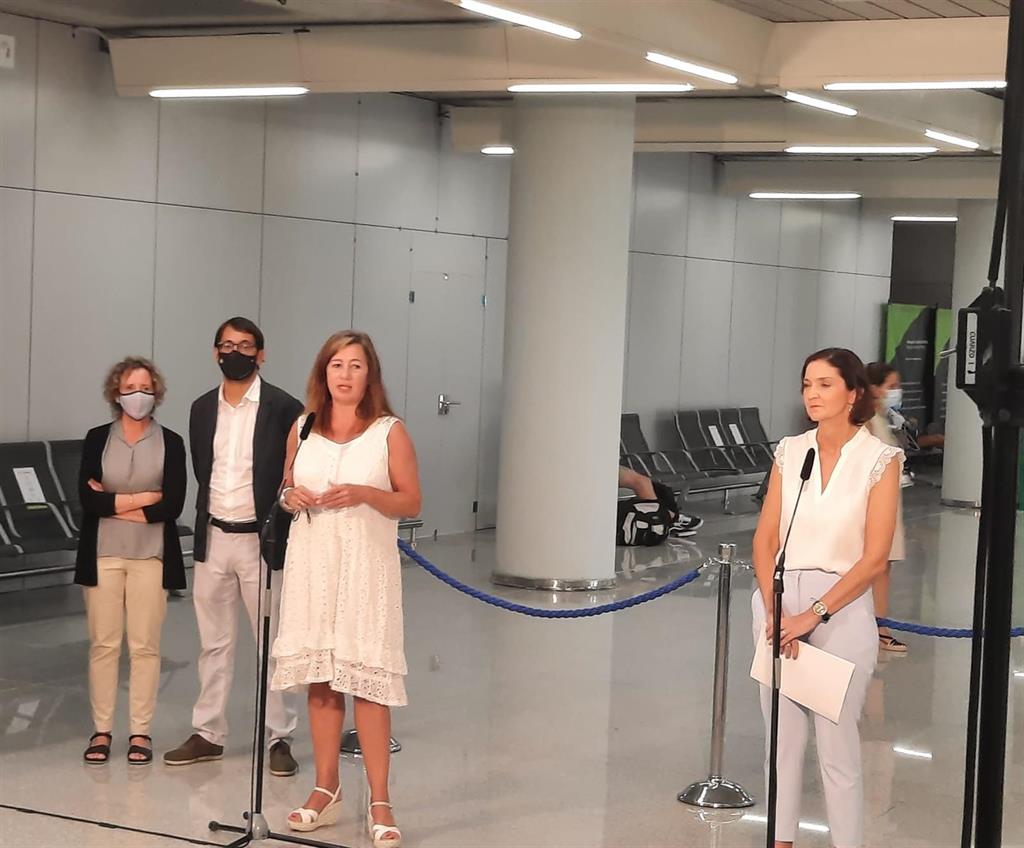 El certificado digital ante la COVID-19 ha entrado este jueves en vigor en Europa para garantizar, según ha avanzado la presidenta del Govern, Francina Armengol, "una movilidad ágil y segura". El certificado digital ante la COVID-19 ha entrado este jueves en vigor en Europa para garantizar, según ha avanzado la presidenta del Govern, Francina Armengol, "una movilidad ágil y segura".
