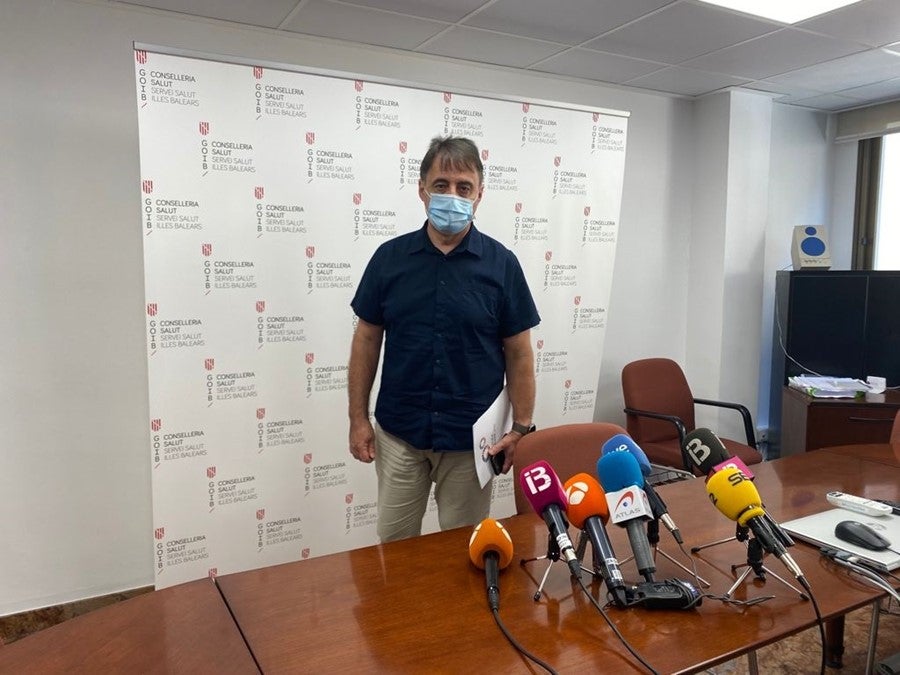 Un total de 118 estudiantes del macrobrote de Mallorca zarpan hacia Valencia en un dispositivo "burbuja" Un total de 118 estudiantes del macrobrote de Mallorca zarpan hacia Valencia en un dispositivo "burbuja"