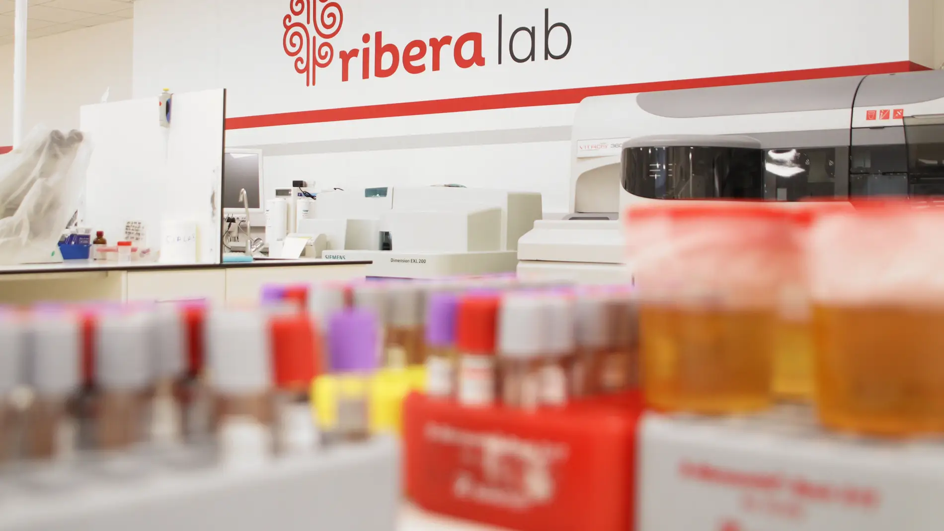 Ribera Lab refuerza los servicios de pruebas Covid y test posvacuna en el inicio de la campaña #Unveranoseguro 