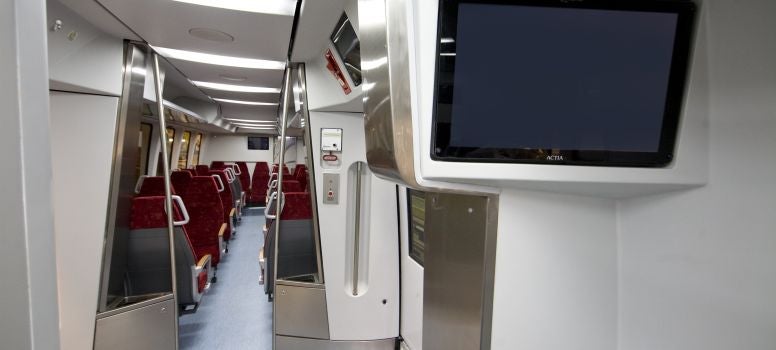 Investigan el descarrilamiento de un tren de Cercanías en la localidad cántabra de Heras Investigan el descarrilamiento de un tren de Cercanías en la localidad cántabra de Heras