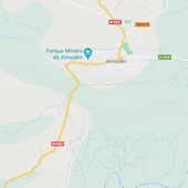 El incendio se ha producido en el polígono industrial de Almadén El incendio se ha producido en el polígono industrial de Almadén