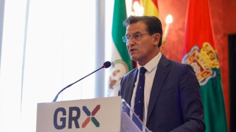 Luis Salvador dimite de su cargo como alcalde del Ayuntamiento de la capital de Granada
