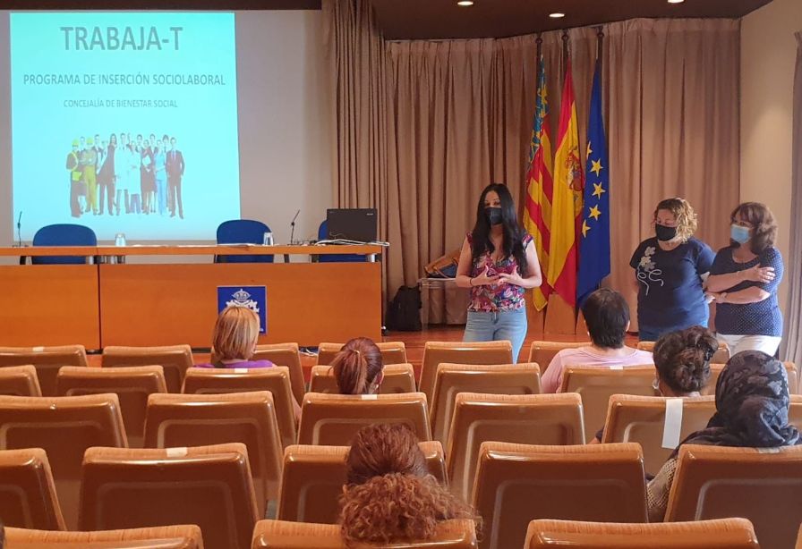 Bienestar Social entrega los diplomas acreditativos del curso del Programa de Inserción Laboral ‘TRABAJA-T’ Bienestar Social entrega los diplomas acreditativos del curso del Programa de Inserción Laboral ‘TRABAJA-T’