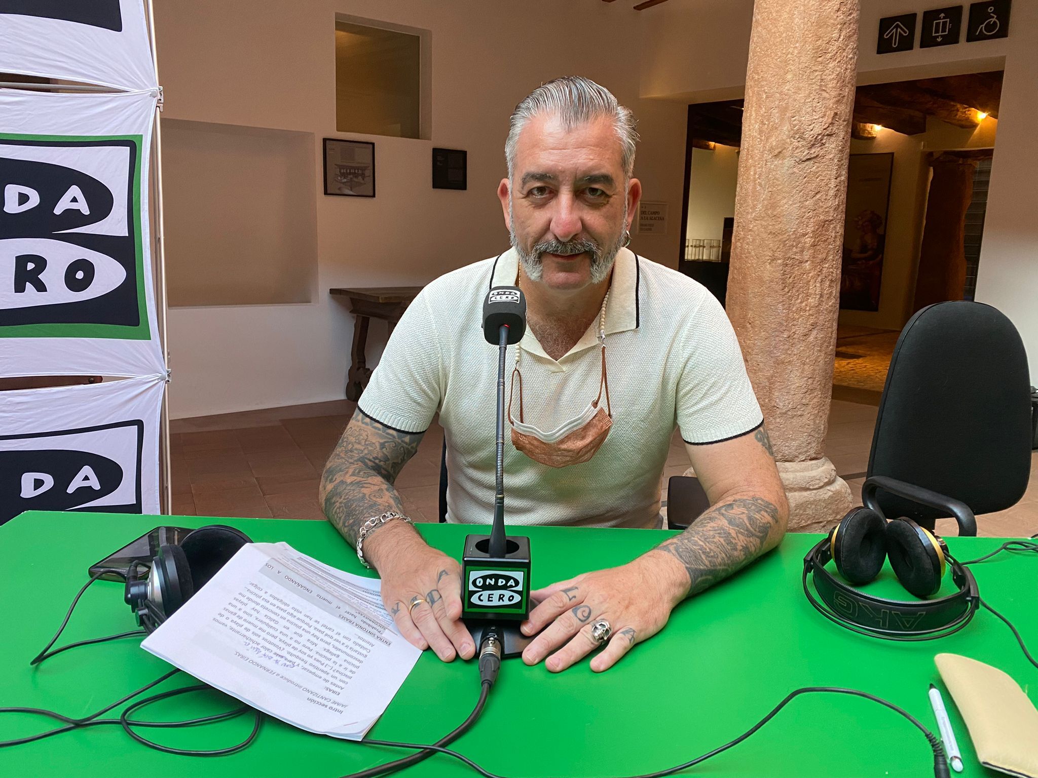 Fernando Eiras: "Una empresa constructora llamada 'Sosecaex' me inspira menos confianza que estrecharle la mano a José Luis Moreno" Fernando Eiras: "Una empresa constructora llamada 'Sosecaex' me inspira menos confianza que estrecharle la mano a José Luis Moreno"