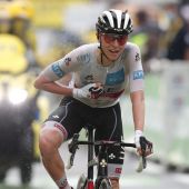  Pogacar asesta un golpe letal al Tour y se viste de amarillo