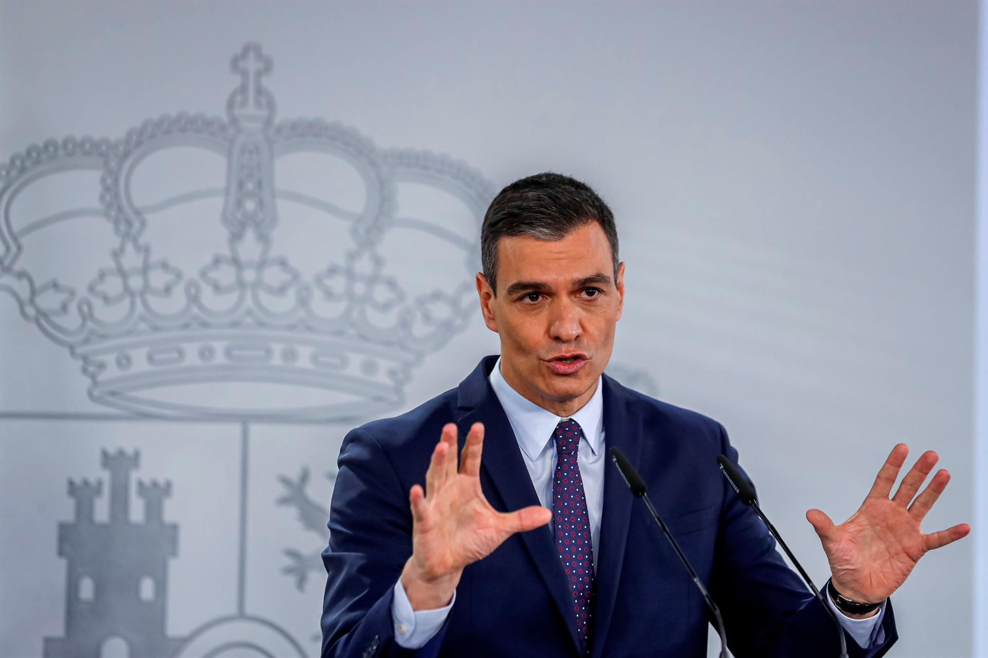 Persona física y un señor de Murcia: La calle ha hablado mal de Sánchez Persona física y un señor de Murcia: La calle ha hablado mal de Sánchez